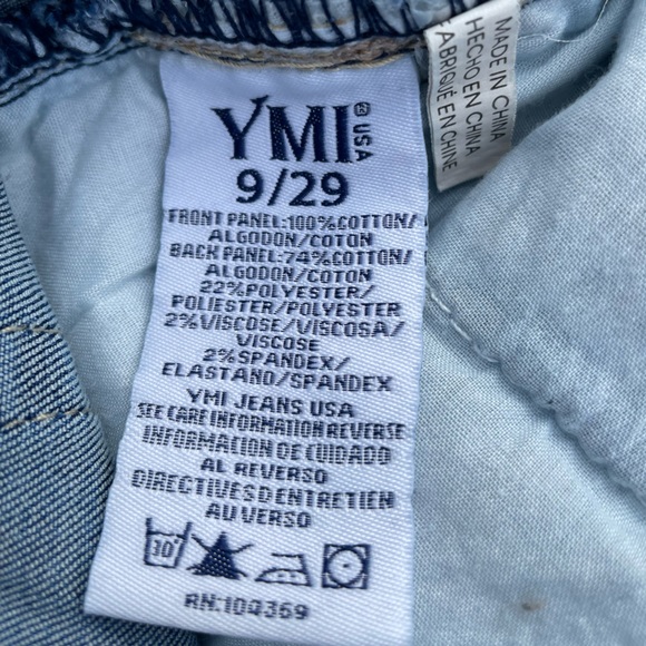 YMI High Rise Dream Fit Distressed Denim Shorts Sz 9/29 Waist - Picture 3 of 4